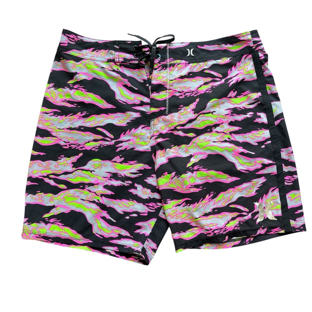 Hurley Phantom Black and Pink Board Shorts with Modern Camo Design size 34